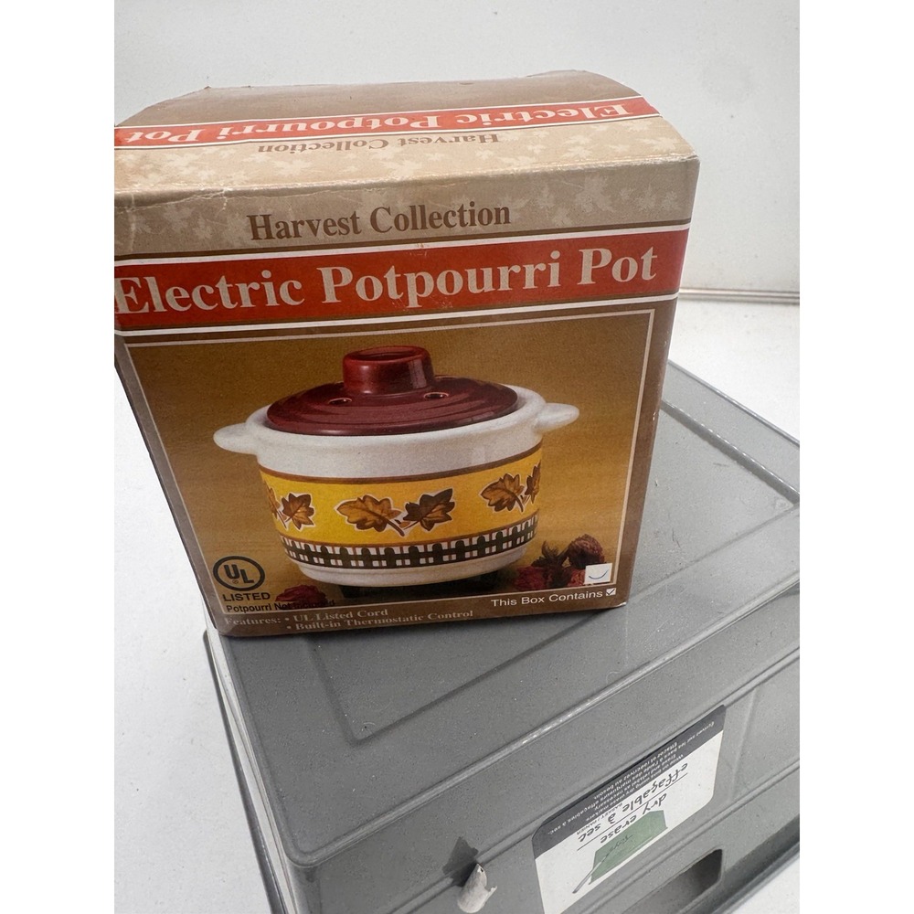 Vintage Harvest Electric Potpourri Pot Yellow Fall Leaves Warmer New Open Box